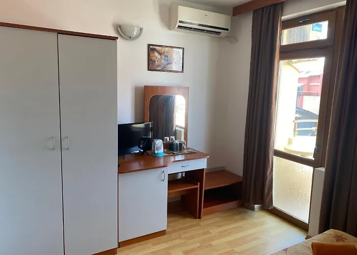 Atanasov 1 3* بريمورسكو